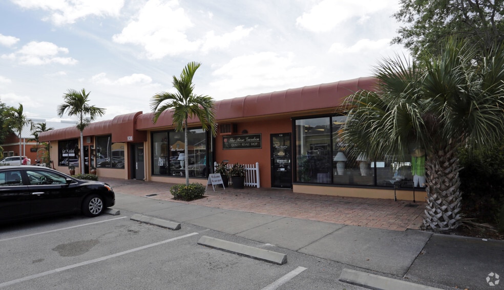 938 3rd Ave N, Naples, FL for lease - Building Photo - Image 2 of 5