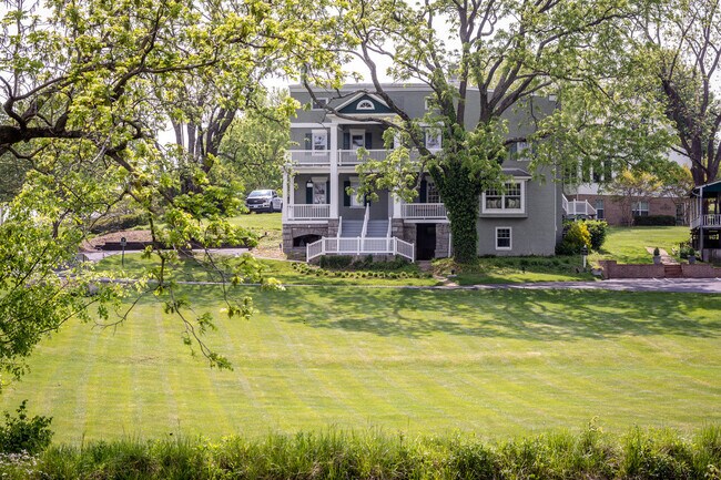 Plus de détails pour 491 Garbers Church Rd, Harrisonburg, VA - Services hôteliers à vendre