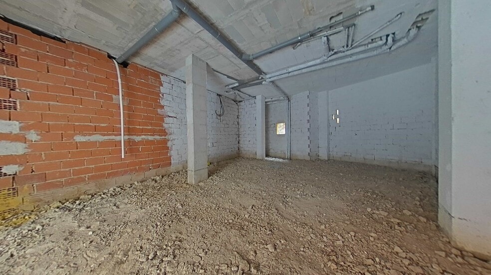 Retail in Orihuela for sale - Interior Photo - Image 1 of 19