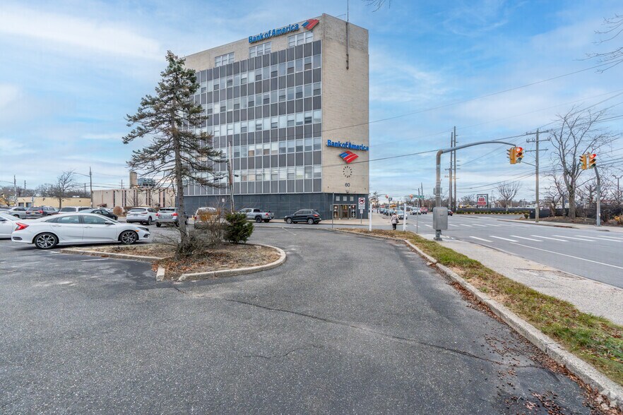 60 Hempstead Ave, West Hempstead, NY à louer - Photo du bâtiment - Image 3 de 23