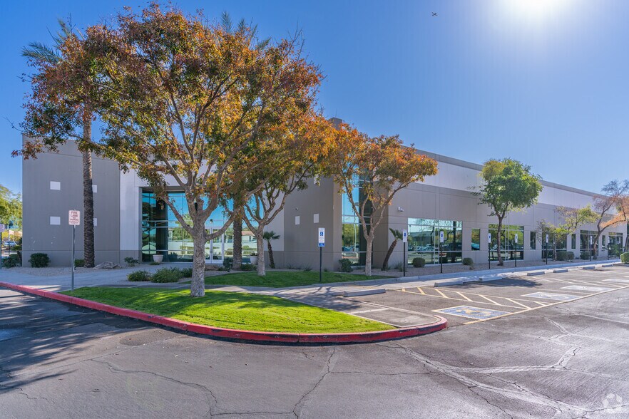 20401 N 29th Ave, Phoenix, AZ à louer - Photo du bâtiment - Image 2 de 20