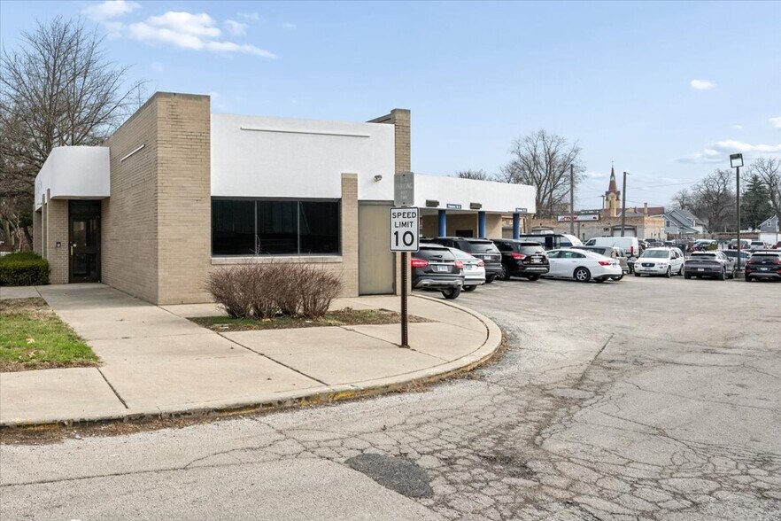 334 Des Plaines Ave, Forest Park, IL à vendre - Photo du bâtiment - Image 2 de 12