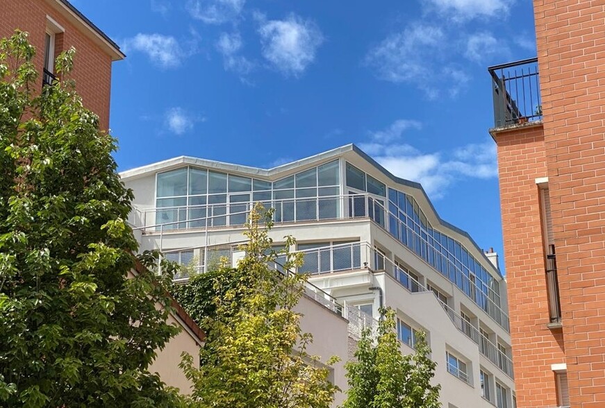 7 Impasse Charles Petit, Paris for lease - Building Photo - Image 3 of 3