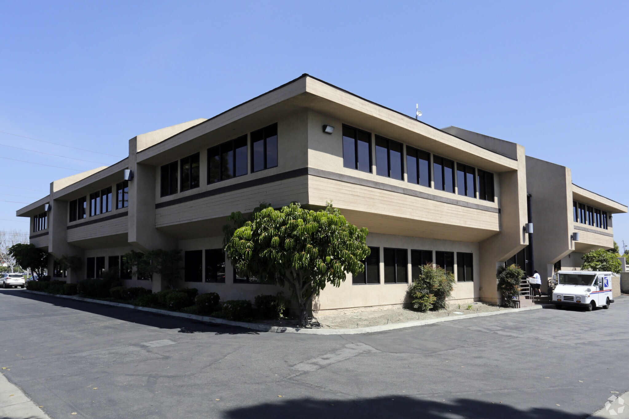 5500 Bolsa Ave, Huntington Beach, CA à louer Photo du bâtiment- Image 1 de 4