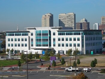 2 Aquarium Dr, Camden, NJ à louer - Photo du bâtiment - Image 2 de 7