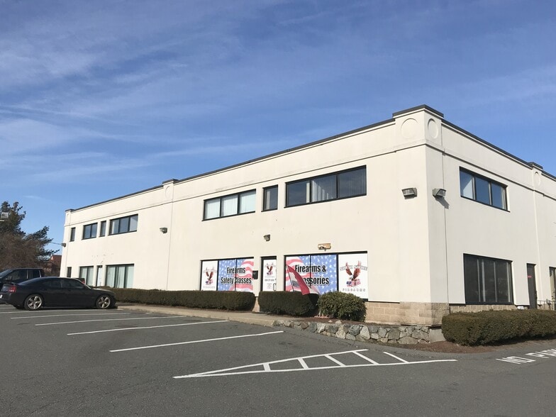 251 S Main St, Middleton, MA for lease - Building Photo - Image 1 of 16