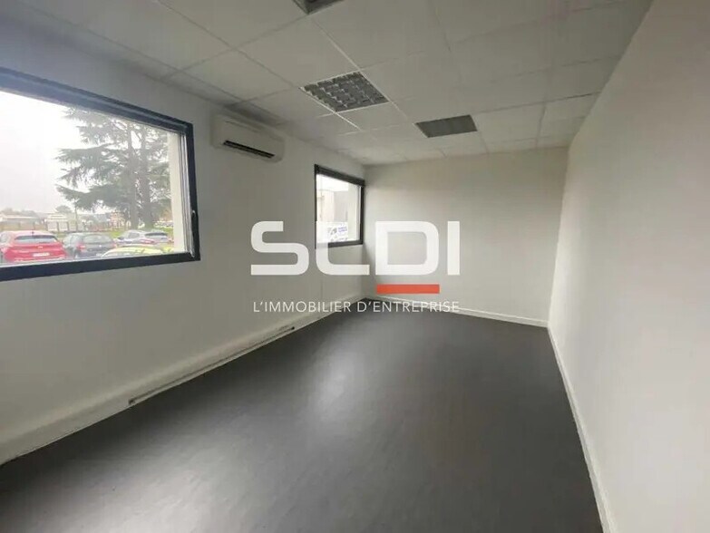Rue Des Mercières, Rillieux-la-Pape for lease - Interior Photo - Image 3 of 6