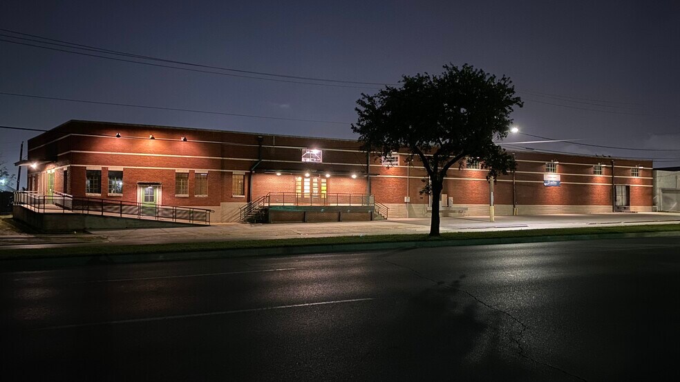 5644 Navigation Blvd, Houston, TX à louer - Photo du bâtiment - Image 1 de 12