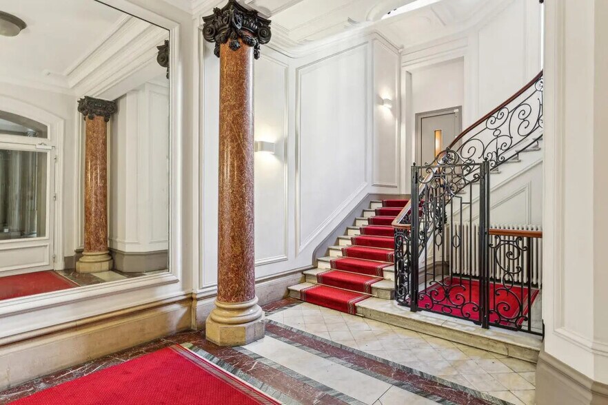 20 Bis Rue La Boétie, Paris à louer - Hall d’entrée - Image 2 de 14