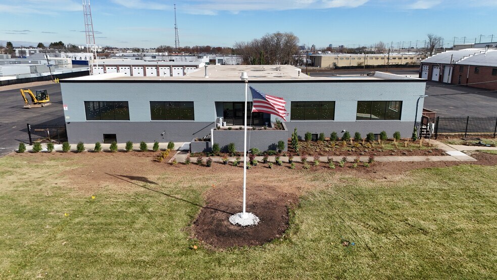 107 How Ln, New Brunswick, NJ à louer - Photo du bâtiment - Image 3 de 4