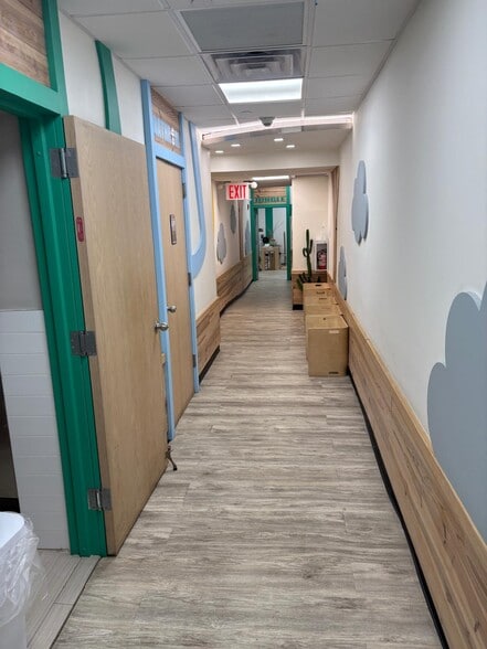 47-28 11th St, Long Island City, NY for lease - Interior Photo - Image 3 of 11