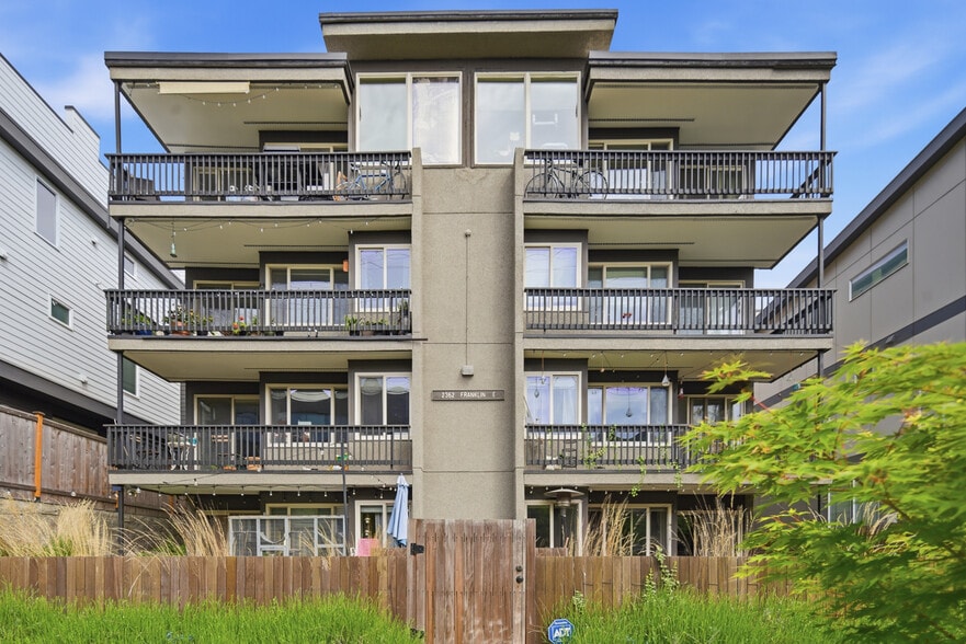 2362 Franklin Ave, Seattle, WA for sale - Building Photo - Image 3 of 11