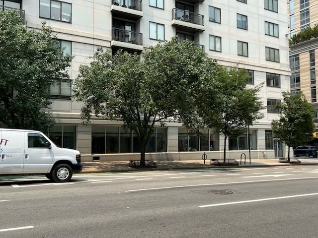 354 E 91st St, New York, NY for lease - Building Photo - Image 2 of 6