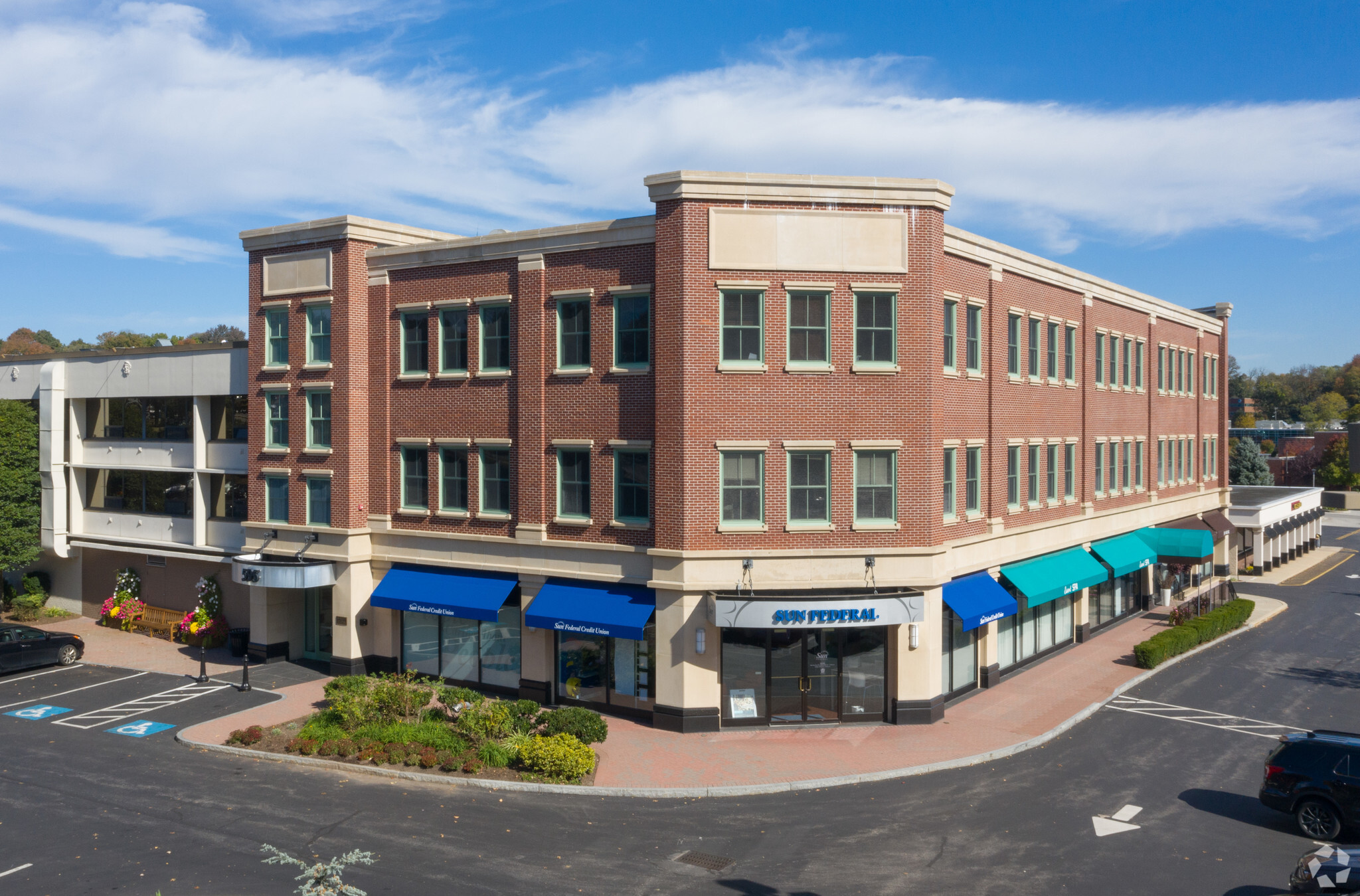 591-595 E Lancaster Ave, Radnor, PA à louer Photo principale- Image 1 de 12