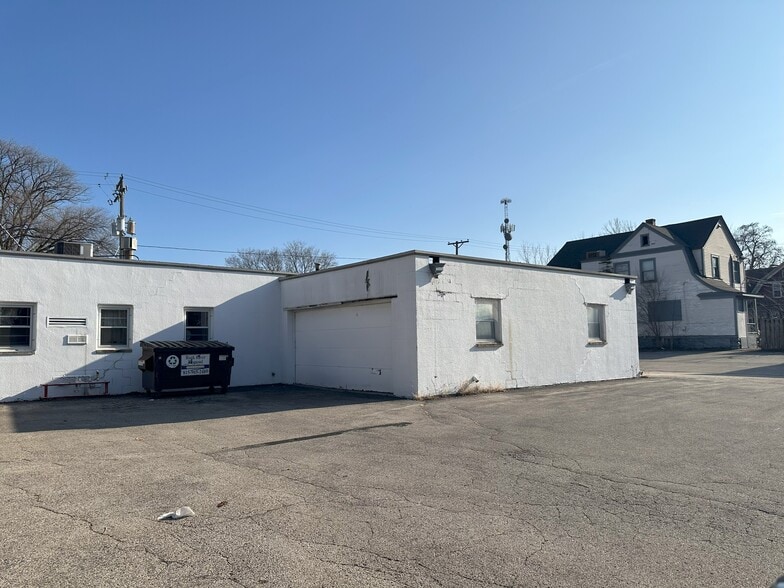 210 N Longwood St, Rockford, IL for sale - Building Photo - Image 2 of 9