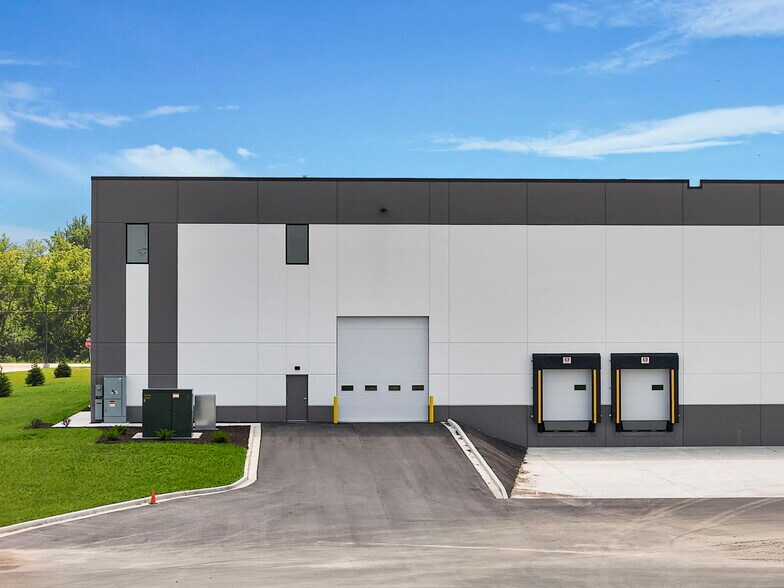 4410 Daentl Rd, Deforest, WI à louer - Photo du bâtiment - Image 3 de 11