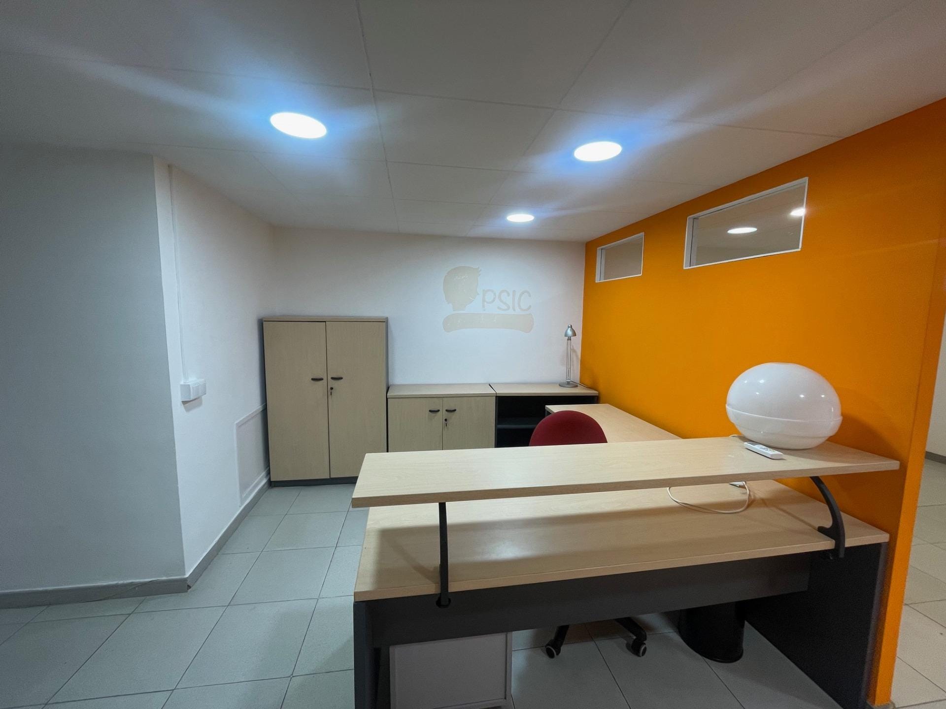Office in Mataró, Barcelona for lease Interior Photo- Image 1 of 8