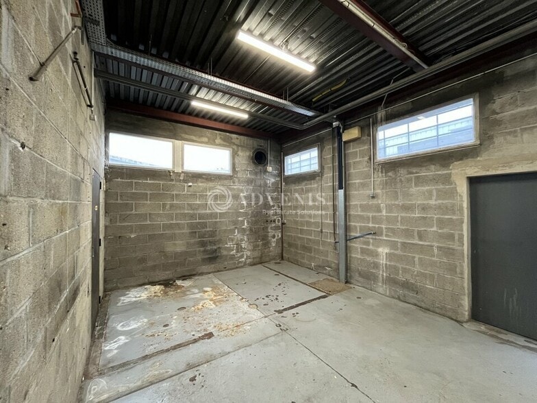 Flex in Chennevières-sur-Marne for lease - Interior Photo - Image 3 of 9