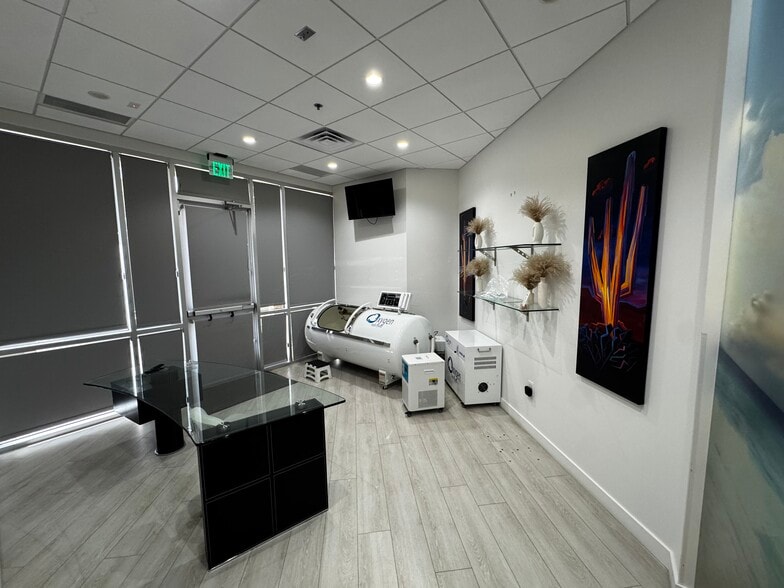 10910 N Tatum Blvd, Phoenix, AZ for lease - Building Photo - Image 3 of 6