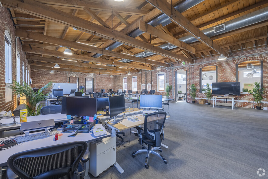 620 3rd St, Oakland, CA for lease - Interior Photo - Image 1 of 19