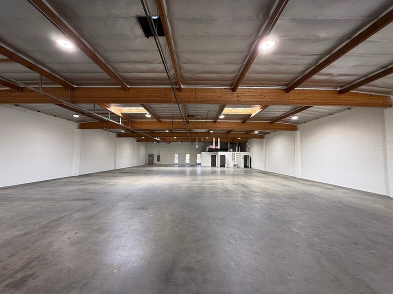 8930 Quartz Ave, Northridge, CA à louer - Photo du bâtiment - Image 3 de 5