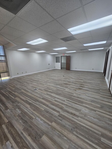 14110 Transportation Ave, Laredo, TX à louer - Photo du bâtiment - Image 3 de 8