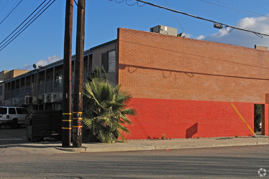 1640 W Mineral King Ave, Visalia, CA for lease - Building Photo - Image 2 of 4