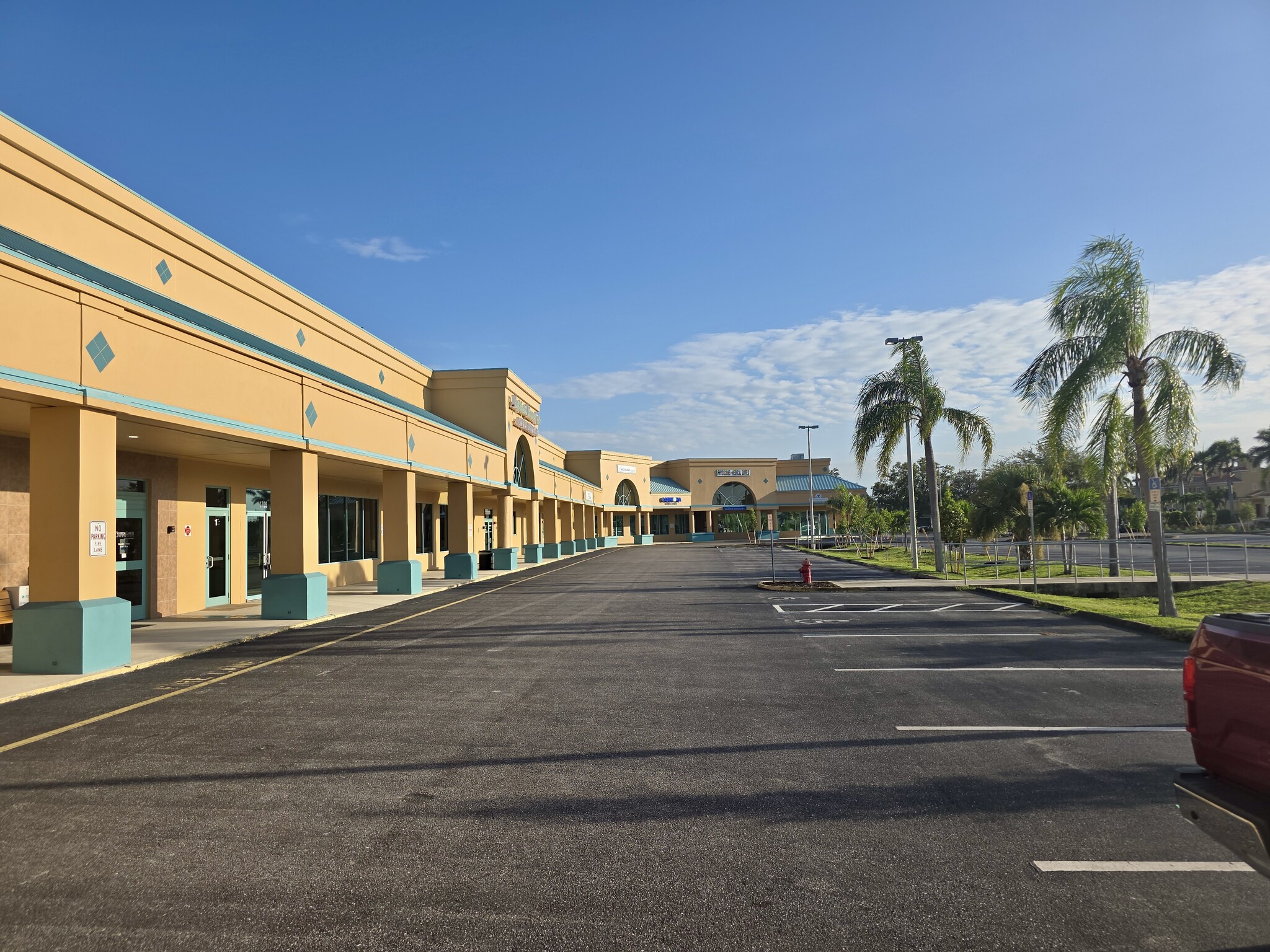 1708 Cape Coral Pky, Cape Coral, FL for lease Building Photo- Image 1 of 11