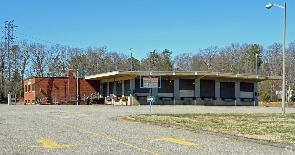 2550 Bellwood Rd, Richmond, VA à louer - Photo du bâtiment - Image 3 de 5