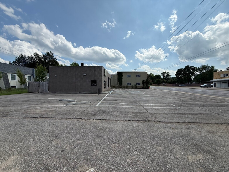 190 20th St N, Battle Creek, MI for sale - Building Photo - Image 3 of 14