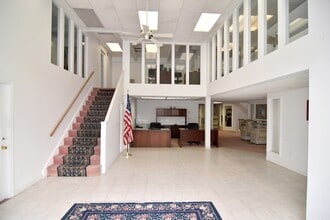 546-550 Main Rd, Tiverton, RI à louer Photo intérieure- Image 1 de 8