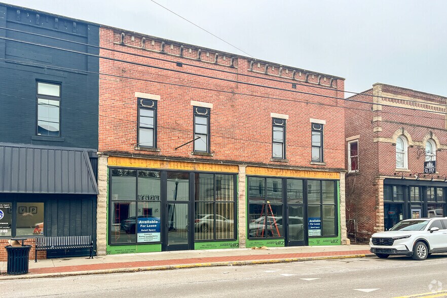 67-69 S Main St, Johnstown, OH à louer - Photo du bâtiment - Image 1 de 5