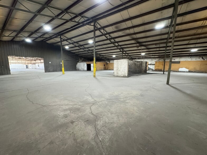 257 Grove Ct, Thomasville, NC for lease - Interior Photo - Image 3 of 6