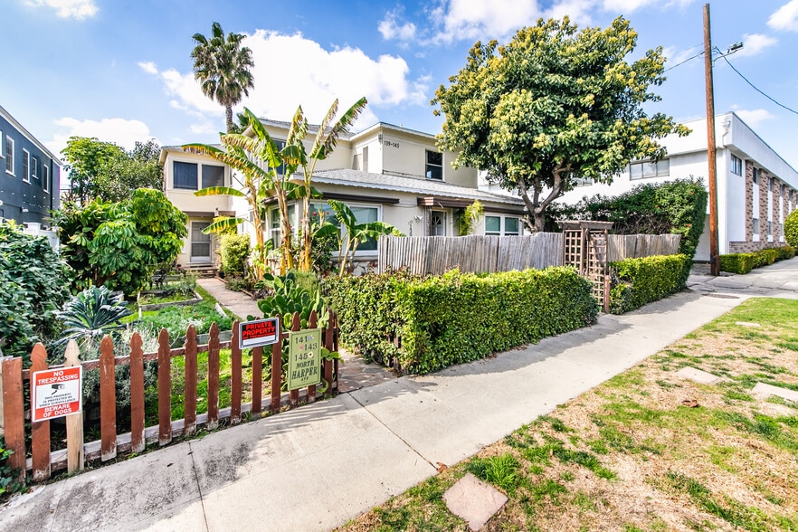 139 N Harper Ave, Los Angeles, CA for sale - Primary Photo - Image 1 of 64