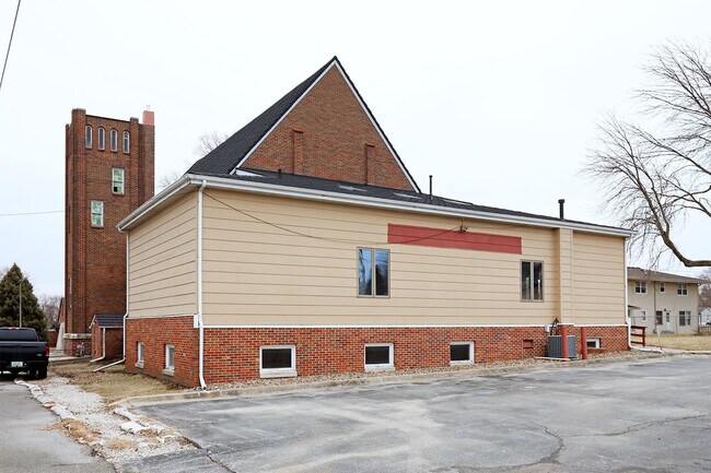 More details for 302 S 2nd St, Polk City, IA - Specialty for Sale