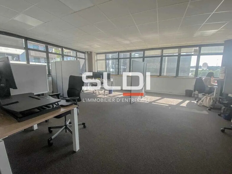 Office in Tassin-la-Demi-Lune for lease - Interior Photo - Image 3 of 4