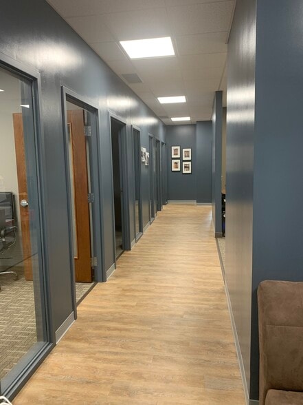 129 Hedin Ave, Red Wing, MN for lease - Interior Photo - Image 2 of 35