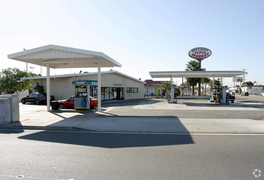 15904 Lakewood Blvd, Bellflower, CA for sale - Primary Photo - Image 1 of 2