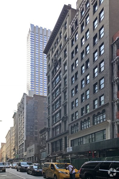 36 W 37th St, New York, NY à louer - Photo du bâtiment - Image 3 de 8