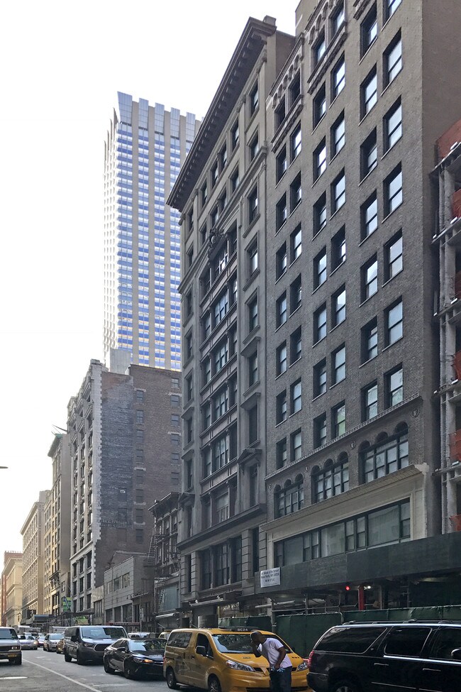 Plus de détails pour 36 W 37th St, New York, NY - Commerce de détail à louer