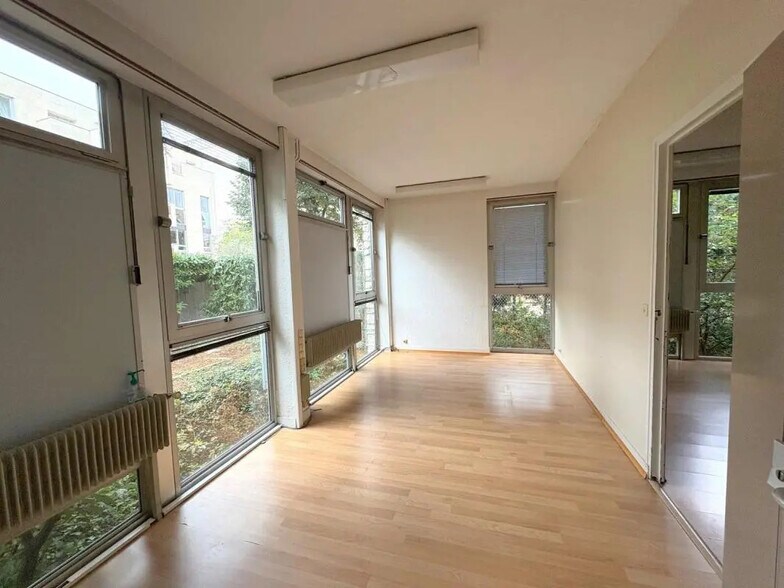 Bureau dans Saint-Germain-en-Laye à vendre - Photo intérieure - Image 2 de 11
