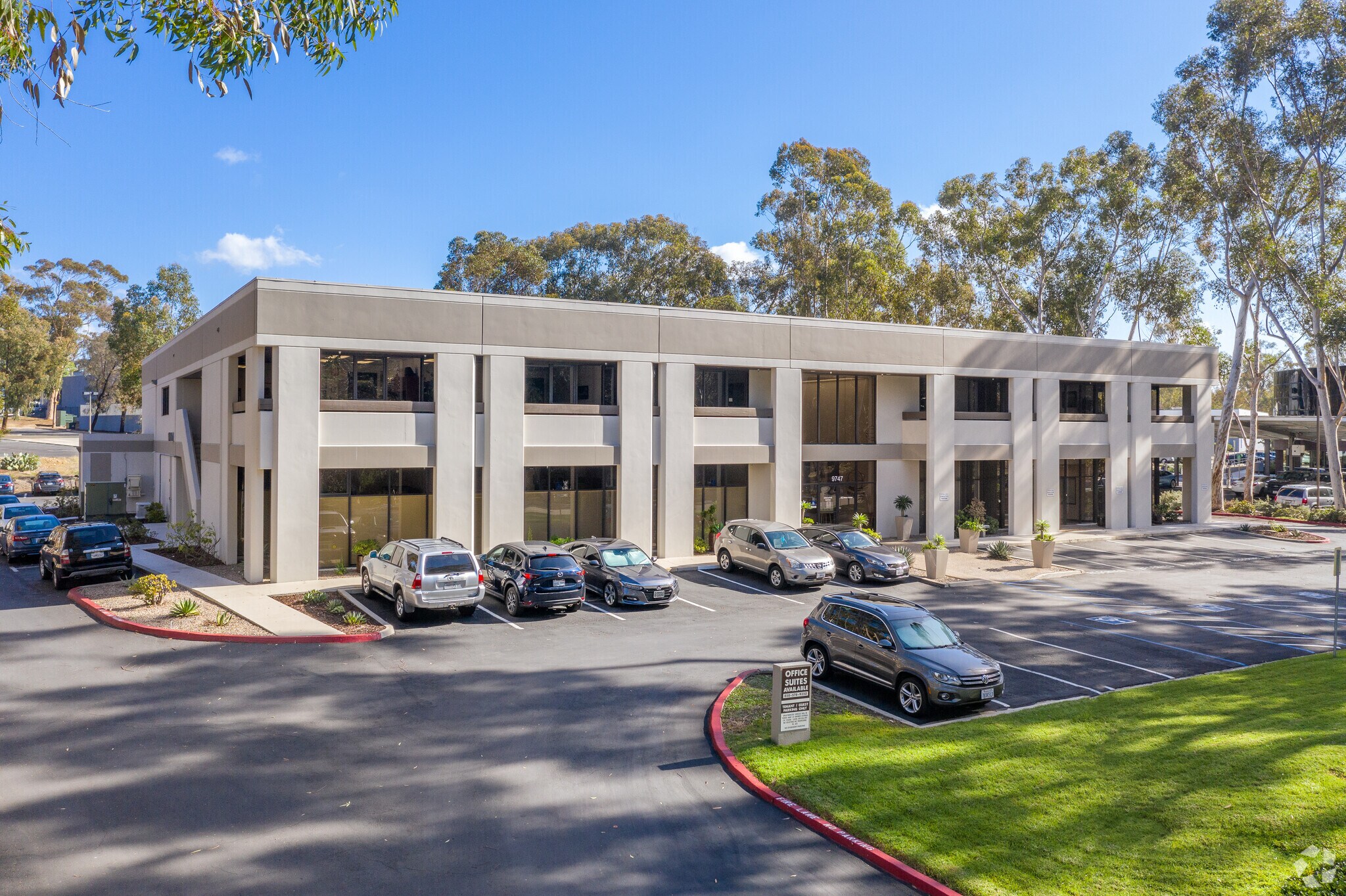 9745-9747 Businesspark Ave, San Diego, CA à louer Photo du bâtiment- Image 1 de 24