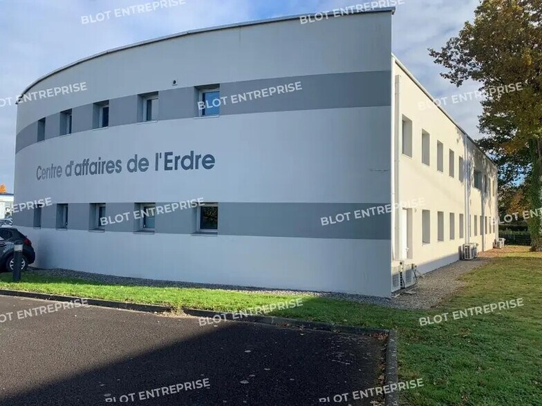 2 Rue De Thessalie, La Chapelle-sur-Erdre à vendre - Photo du bâtiment - Image 3 de 15