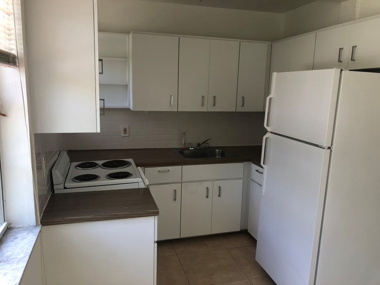 828 Pennsylvania Ave, Miami Beach, FL for sale - Interior Photo - Image 2 of 29