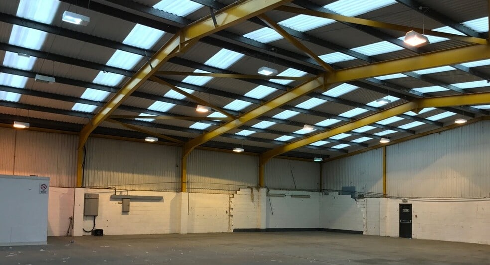 Globe Sq, Dukinfield for lease - Building Photo - Image 2 of 3