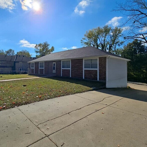 8404 Sterling Ave, Raytown, MO à vendre - Photo du bâtiment - Image 3 de 12