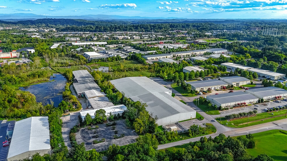 11110 Gilbert Dr, Knoxville, TN for sale - Building Photo - Image 3 of 34