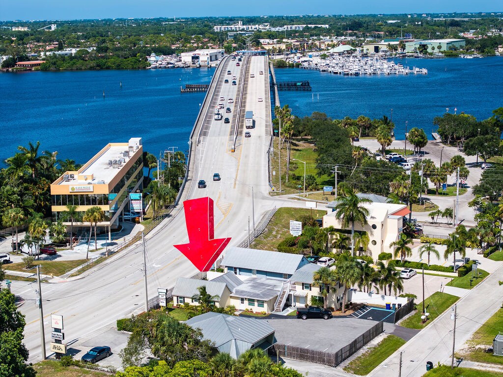 900 SW Martin Downs Blvd, Palm City, FL à louer Photo principale- Image 1 de 21