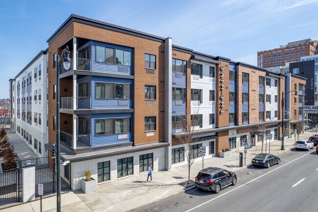 Plus de détails pour 107 N 7th St, Allentown, PA - Commerce de détail à louer