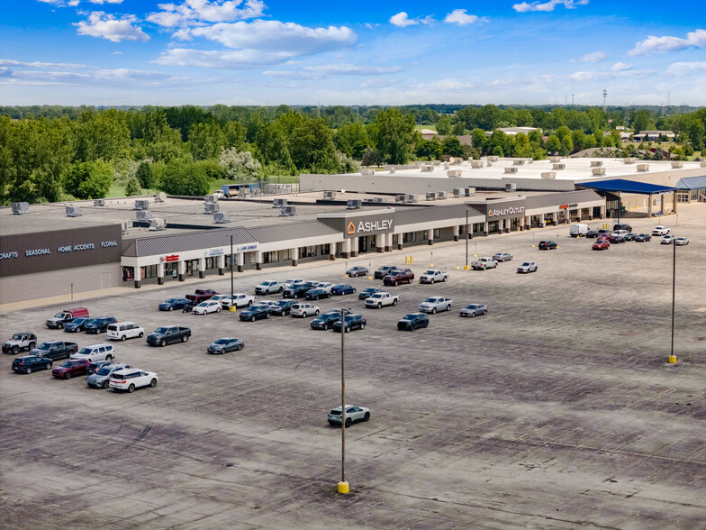 2268-2580 Tittabawassee Rd, Saginaw, MI for lease - Building Photo - Image 2 of 18